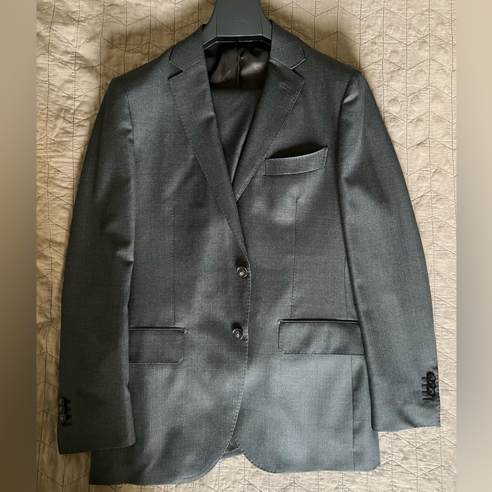 Suitsupply Men’s Charcoal Grey Prince of Wales Suit